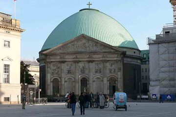 Berlin - St Hedwigs Kathedrale