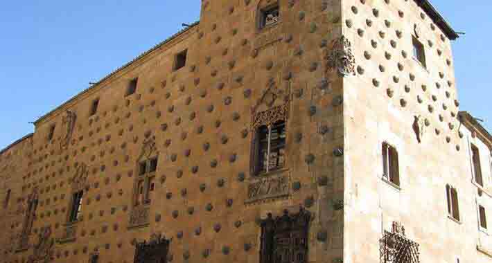 Obiective turistice Salamanca, Casa de las Conchas