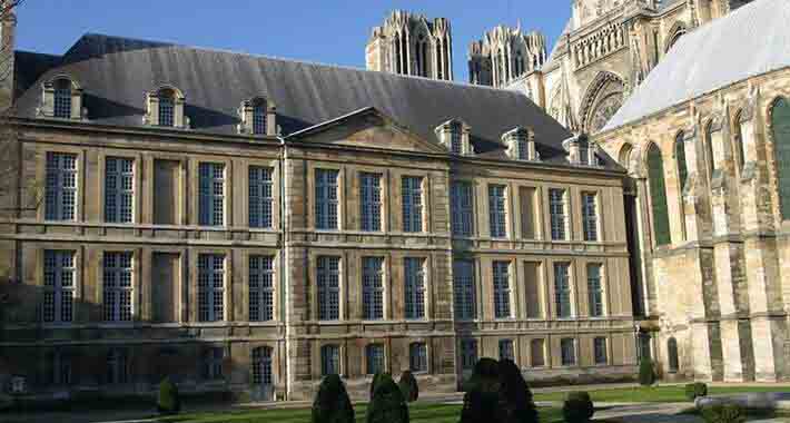 Obiective turistice Reims, Palais du Tau