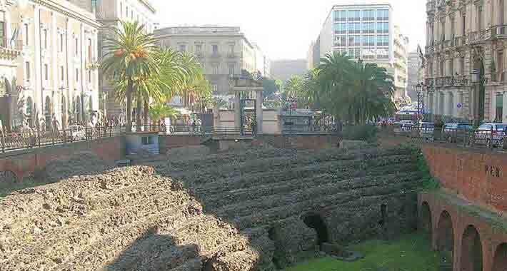 Obiective turistice Catania, Piazza Stesicoro