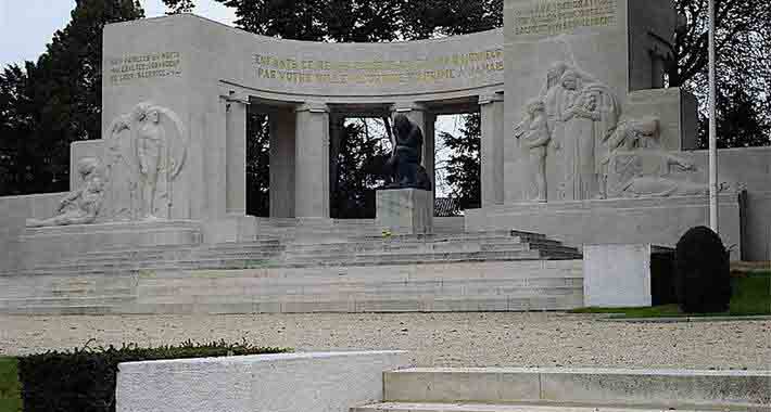 Obiective turistice Reims, Monumentul Armatei Negre din Reims