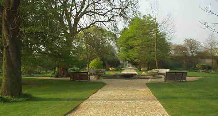 Obiective turistice Oxford, Gradina Botanica a Universitatii