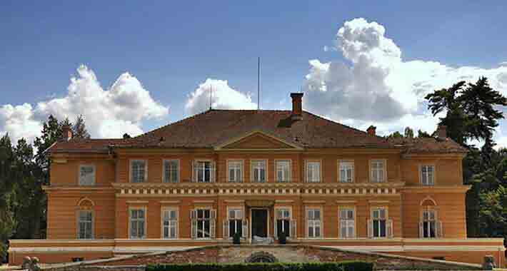 Obiective turistice Timisoara, Castelul Huniade