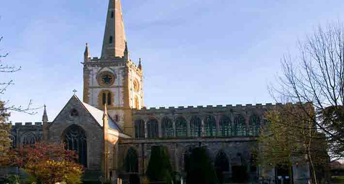 Obiective turistice Stratford upon Avon, Biserica gri-aurie Holy Trinity Church