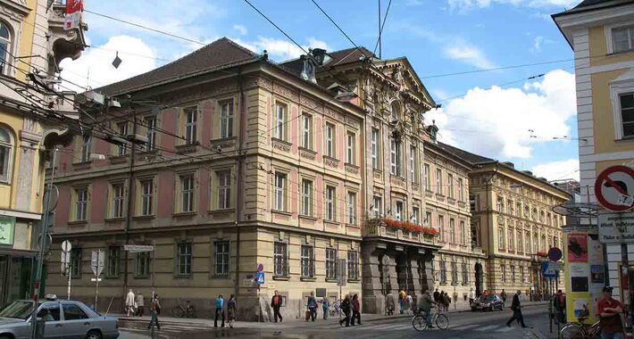 Obiective turistice Innsbruck, Altes Landhaus 