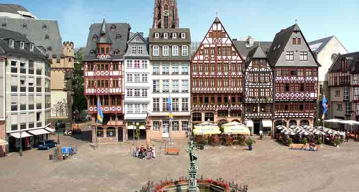 Obiective turistice Frankfurt, Piata Römerberg
