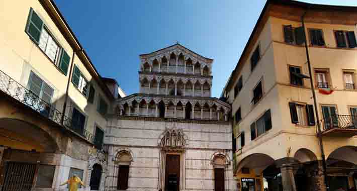 Obiective turistice Pisa, Biserica San Michele in Borgo