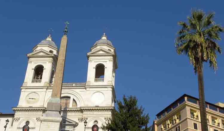 Biserica Sf Trinit dei Monti si piata Spaniei