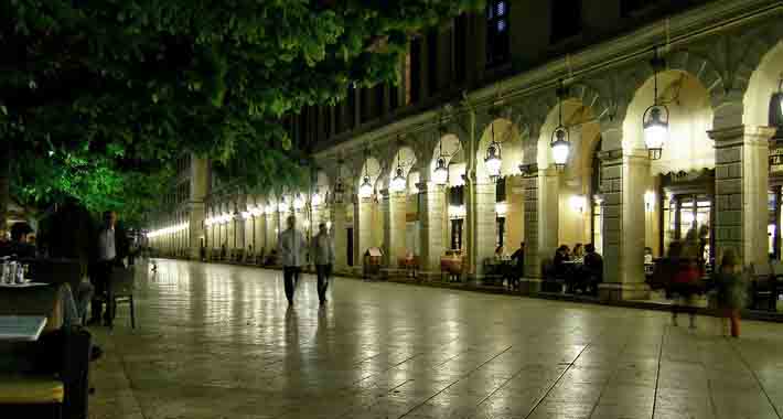 Obiective turistice Corfu, Esplanada