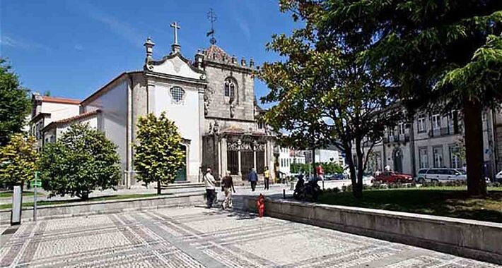 Obiective turistice Braga, Capela Regilor