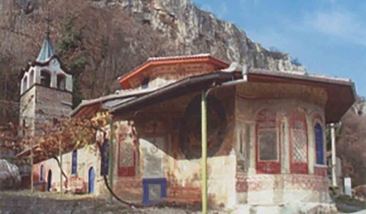 Biserica Schimbarea la Fata