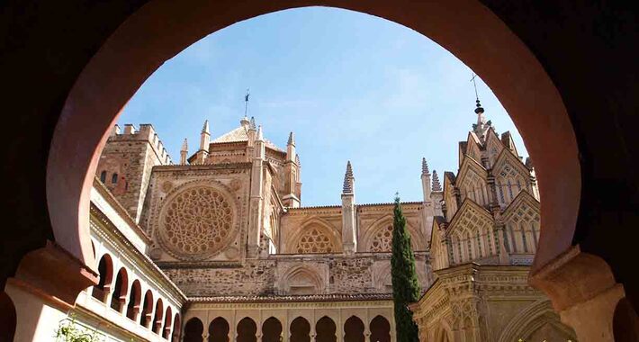 Obiective turistice Guadalupe, Manastirea