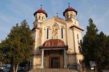 Targu Jiu - Biserica Sfintii Apostoli Petru si Pavel