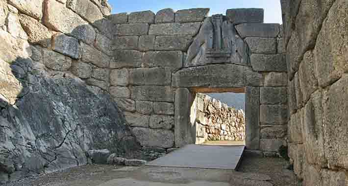 Obiective turistice Micene, Poarta Leilor