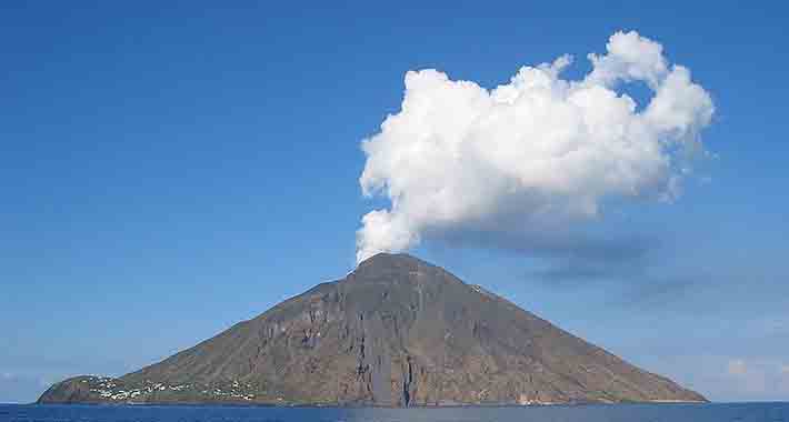 Obiective turistice Insulele Eolie, Stromboli