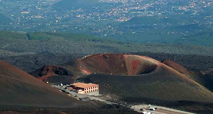 Obiective turistice Etna, Varful vulcanului