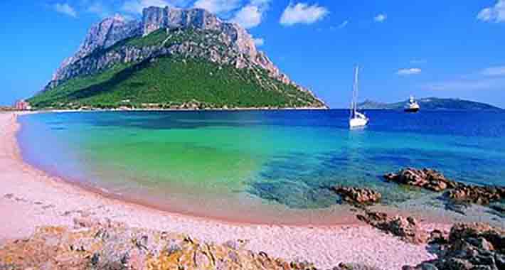 Obiective turistice Sardinia, Coasta de Smarald