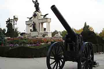 Drobeta Turnu Severin - Monumentul eroilor