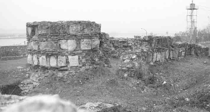 Obiective turistice Drobeta Turnu Severin, Amfiteatrul roman