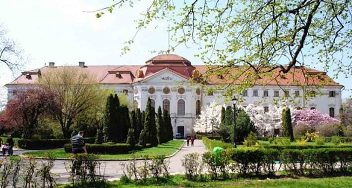 Obiective turistice Oradea, Palatul Episcopal