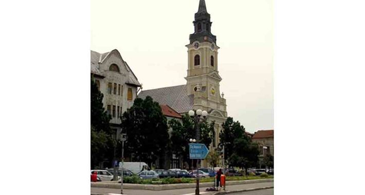 Obiective turistice Oradea, Biserica cu Luna