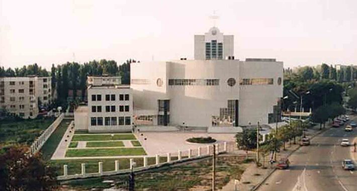 Obiective turistice Oradea, Biserica Emanuel
