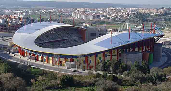 Obiective turistice Leiria, Stadionul Dr. Magalhães Pessoa
