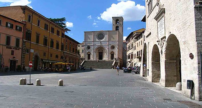 Obiective turistice Todi, Piazza del Popolo