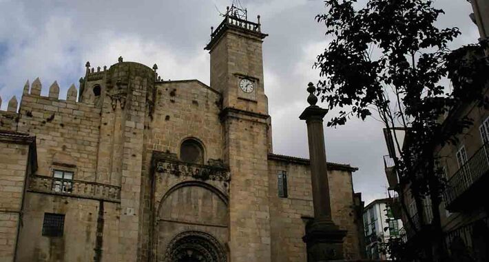 Obiective turistice Ourense, Catedrala Praza do Trigo