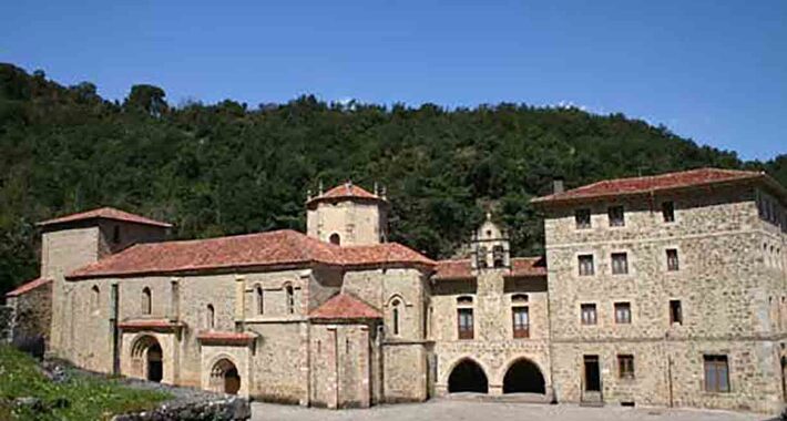 Obiective turistice Picos de Europa, Santo Toribio de Liebana