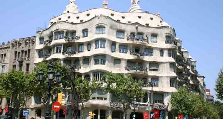 Obiective turistice Barcelona, Casa Mila