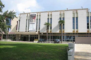 Tirana - Galeria de Arta Nationala