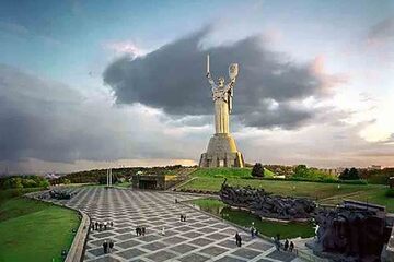 Kiev - Statuia Patria Mama