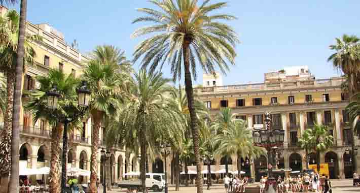 Obiective turistice Barcelona, Piata Regelui
