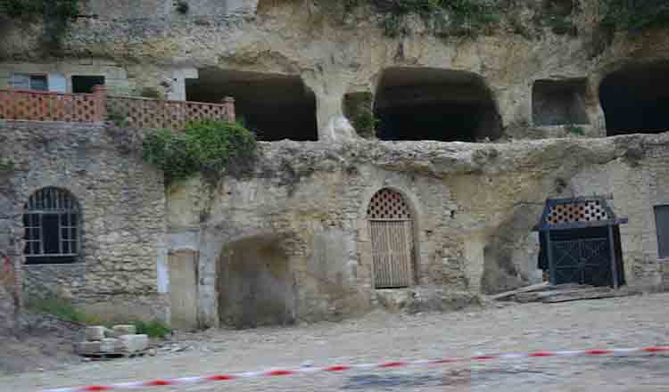 Asezarile trogloditilor