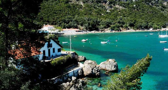 Obiective turistice Peninsula Setubal, Portinho da Arrabida