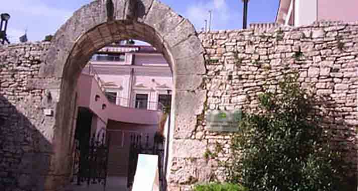 Obiective turistice Pula, Herculova Vrata