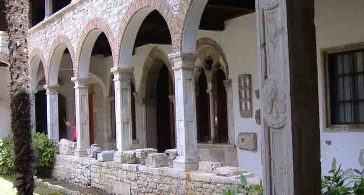 Obiective turistice Pula, Sf Frane