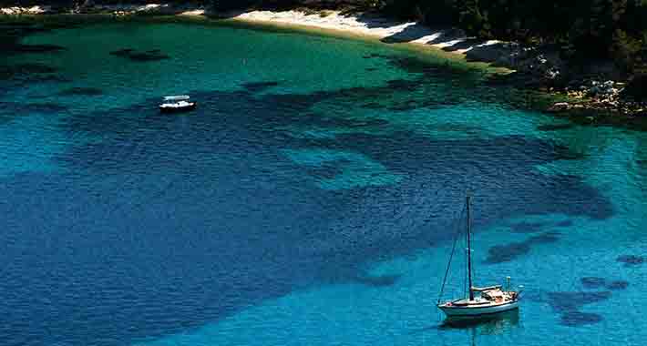 Obiective turistice Alonissos, Plaja Tzortzi Gialos