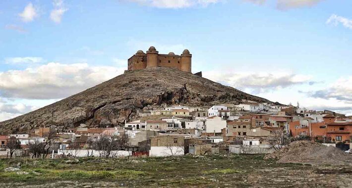 Obiective turistice Guadix, Castelul din Calahorra