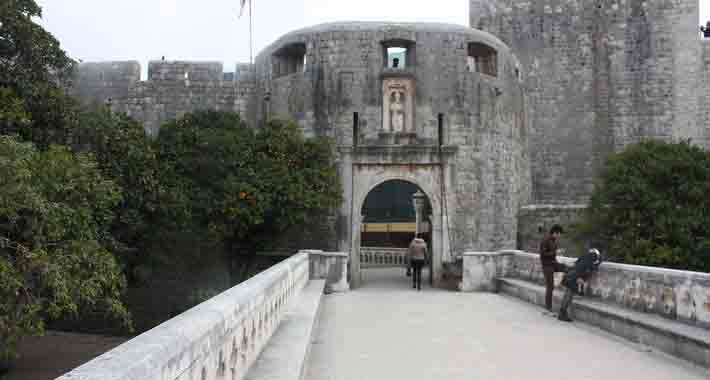 Obiective turistice Dubrovnik, Poarta Pile