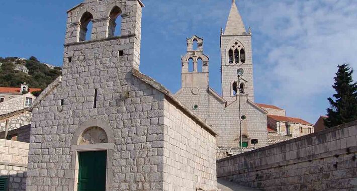 Obiective turistice Insula Lastovo, Biserica Sfintii Cosma si Damian