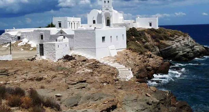 Obiective turistice Itaca, Manastirea Taxiarches