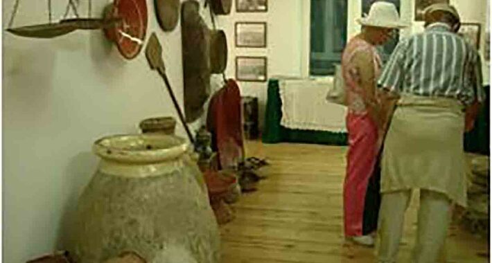 Obiective turistice Itaca, Muzeul de Folclor