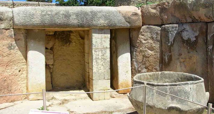 Obiective turistice Victoria Lines, Templele Hagar Qim si Mnajdra