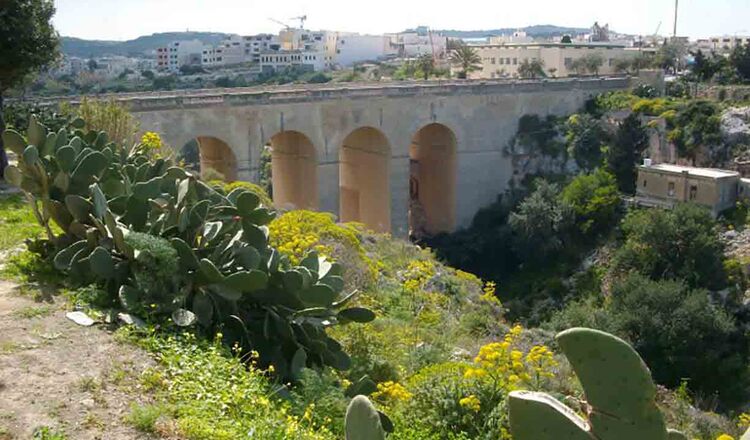 Obiective turistice Victoria Lines din Malta