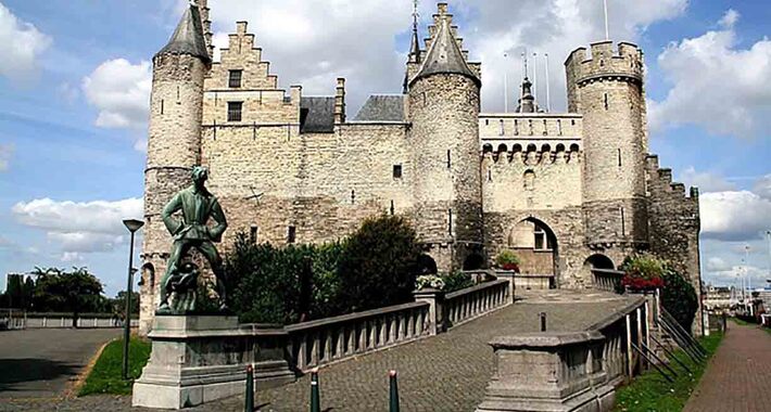 Obiective turistice Anvers, Fortareata, portul si imprejurimile lor