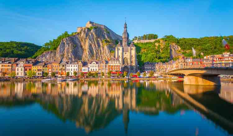 Obiective turistice Dinant din Belgia