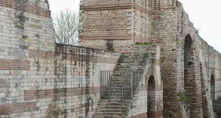 Obiective turistice Istanbul, Zidurile orasului vechi