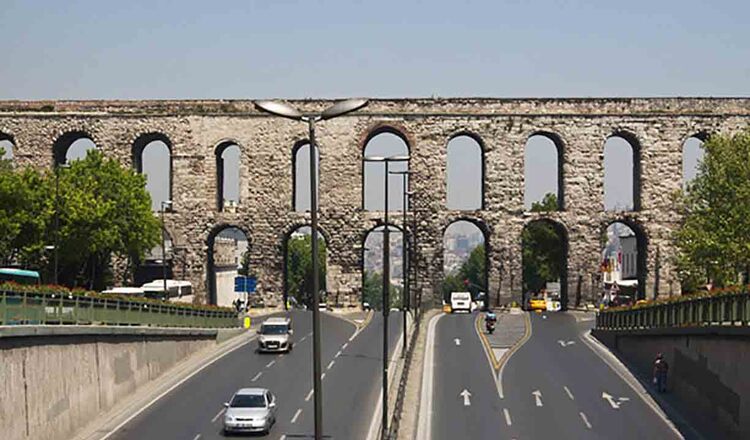 Apeductul lui Valens